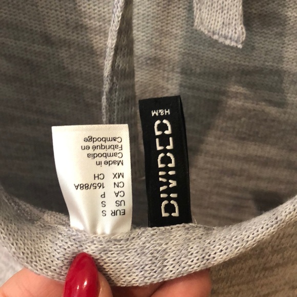 Light grey sheer sweater with open back. - Picture 3 of 3